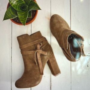 Steve Madden Loreen Taupe Color